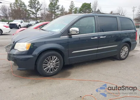 2014 Chrysler Town & Country Touring-L z USA, uszkodzony, nr VIN 2C4RC1CG3ER115895